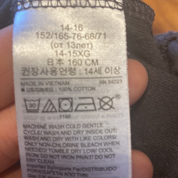 Boy’s Size 14-16 Star Wars The Book of Boba Fett 100% Cotton GAP T-shirt - Picture 4 of 4